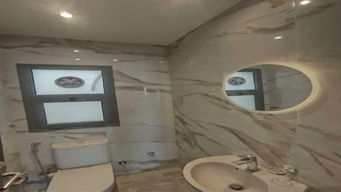 Luxurious Apartment in Eastown 190 with Stunning Views