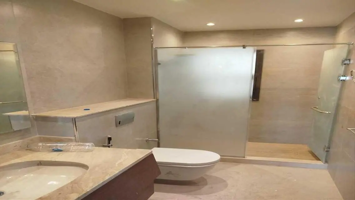 Luxurious Apartment in Eastown 190 with Stunning Views