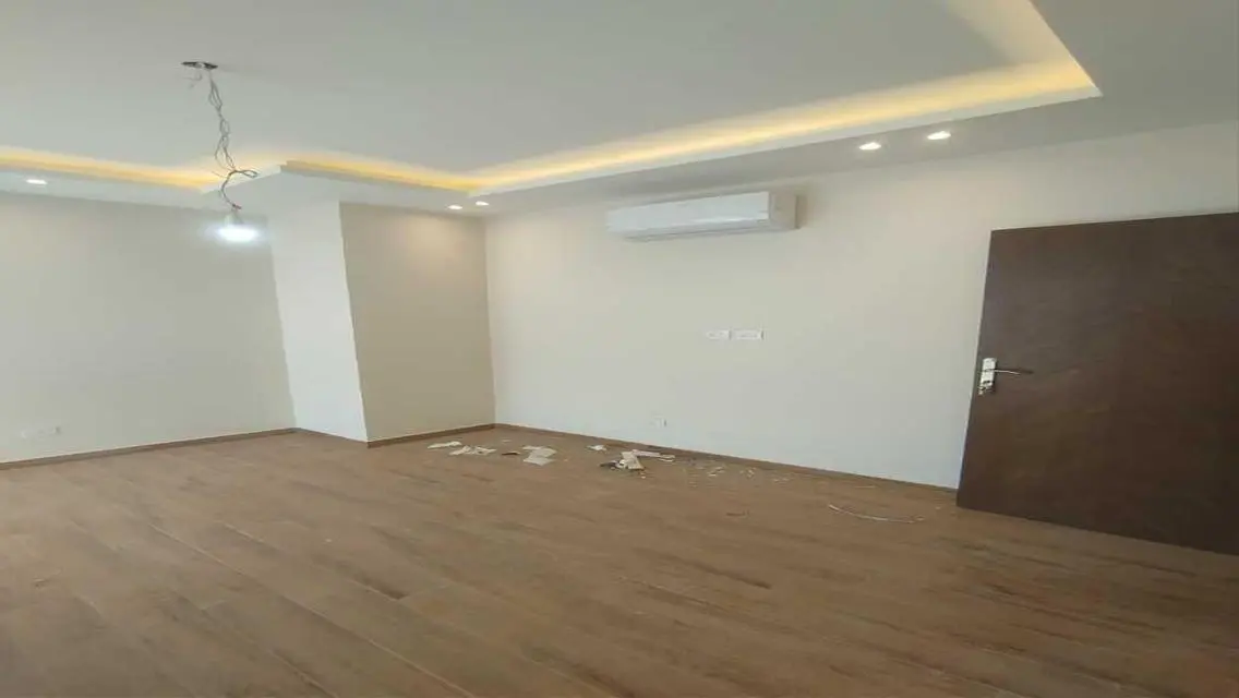 Luxurious Apartment in Eastown 190 with Stunning Views
