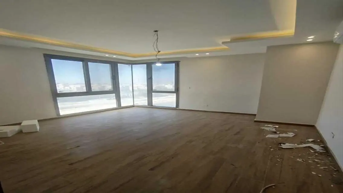 Luxurious Apartment in Eastown 190 with Stunning Views