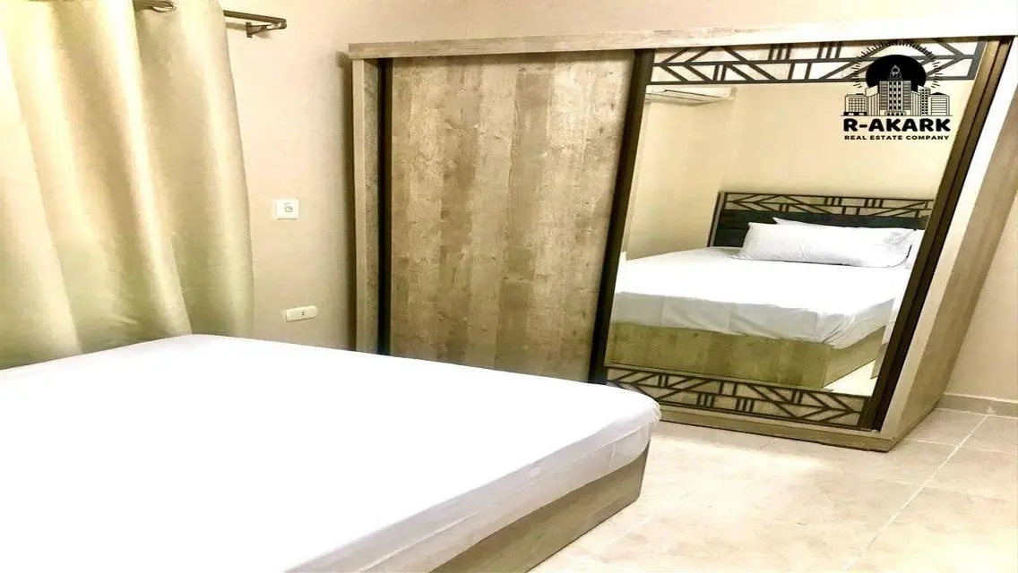 شقة فاخرة للبيع في عمارة حديثة