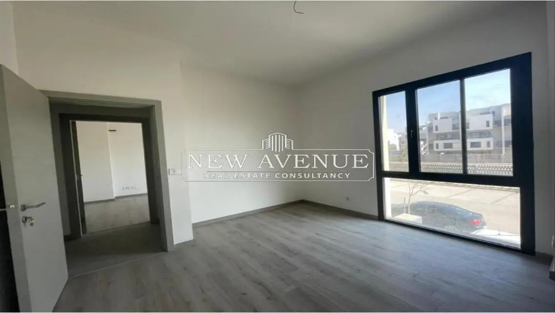 Luxury Apartment with Private Balcony and Garden