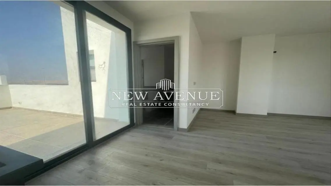 Luxury Apartment with Private Balcony and Garden