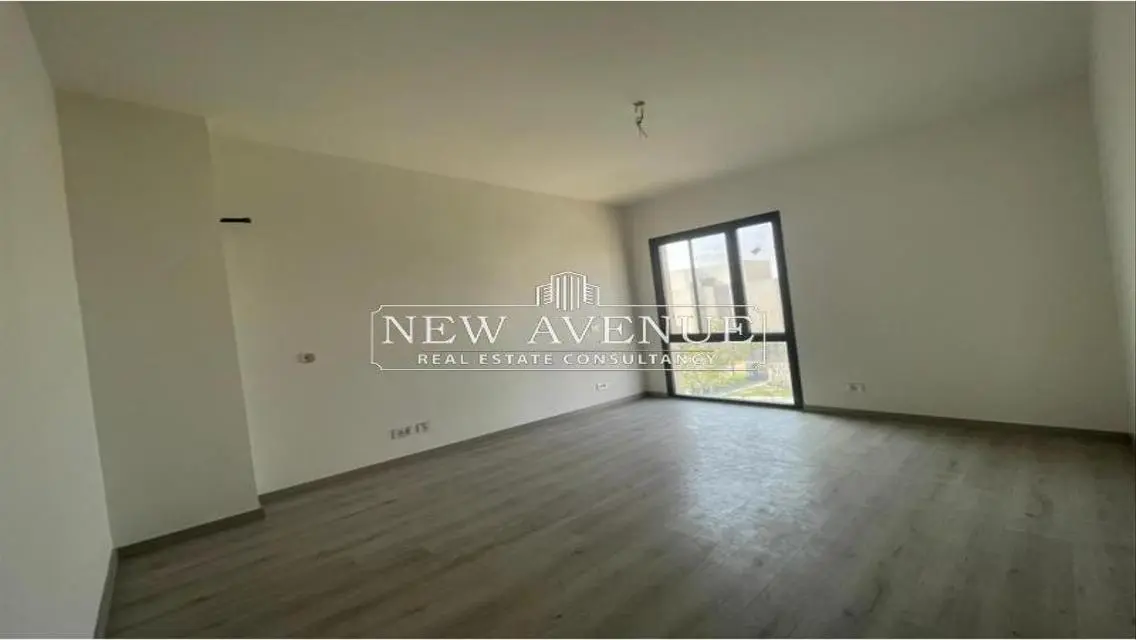 Luxury Apartment with Private Balcony and Garden