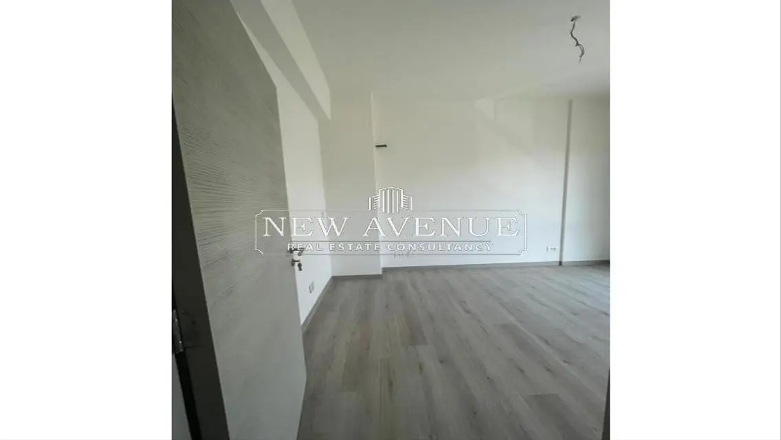Luxury Apartment with Private Balcony and Garden