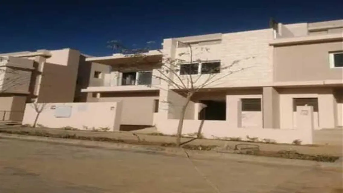 شقة فاخرة 208 متر مع حديقة خاصة ومسبح مشترك