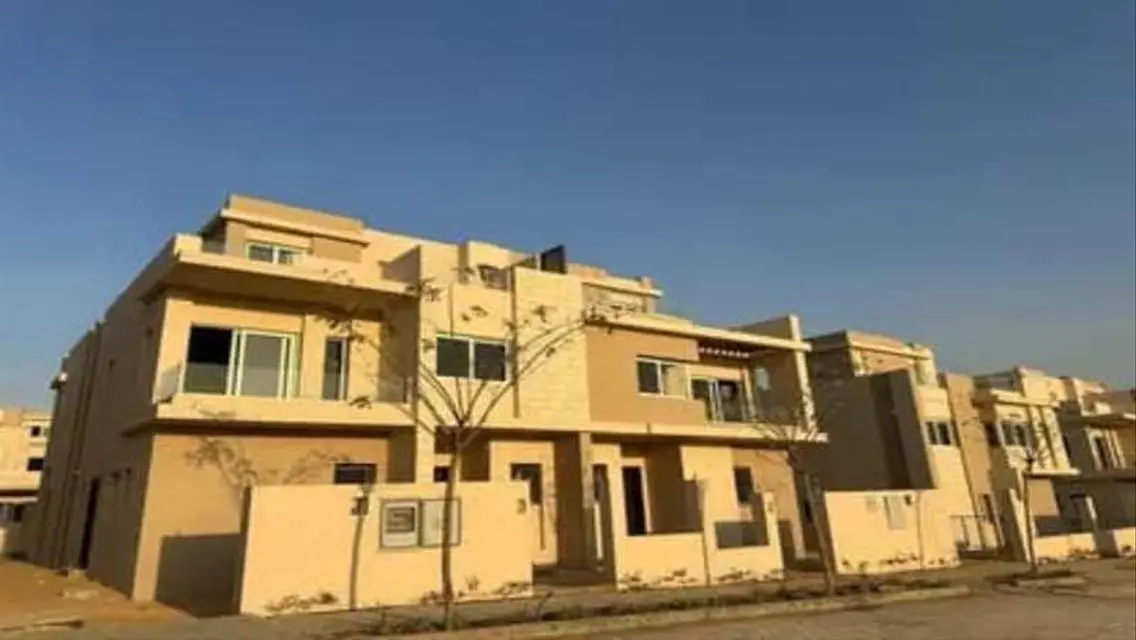 شقة فاخرة 208 متر مع حديقة خاصة ومسبح مشترك