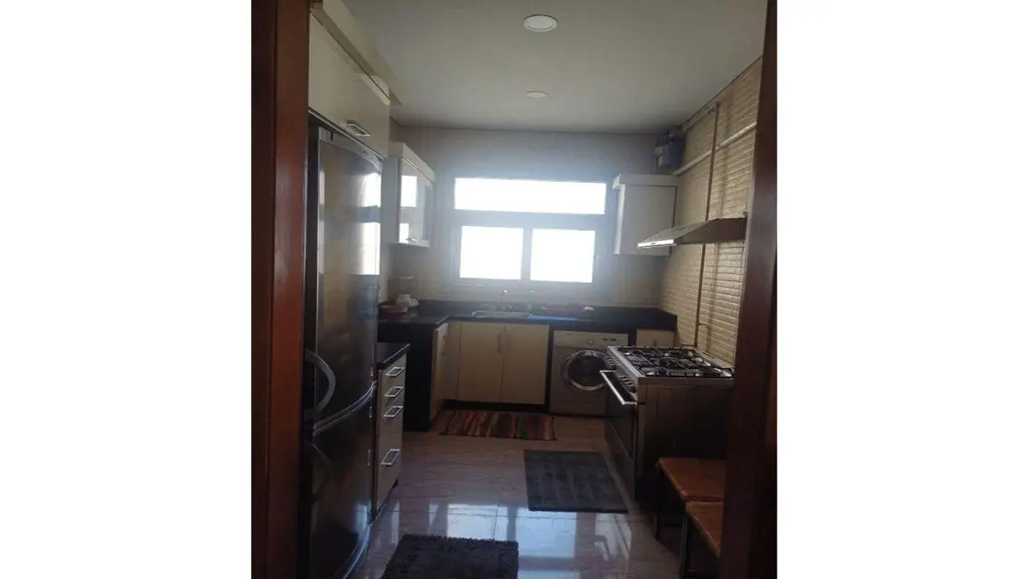 Luxury Apartment with Spacious Amenities