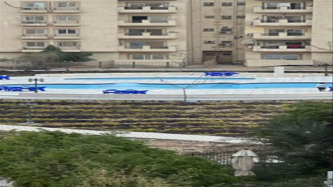 عقار متميز في 190-NC مع إطلالة على البحيرات