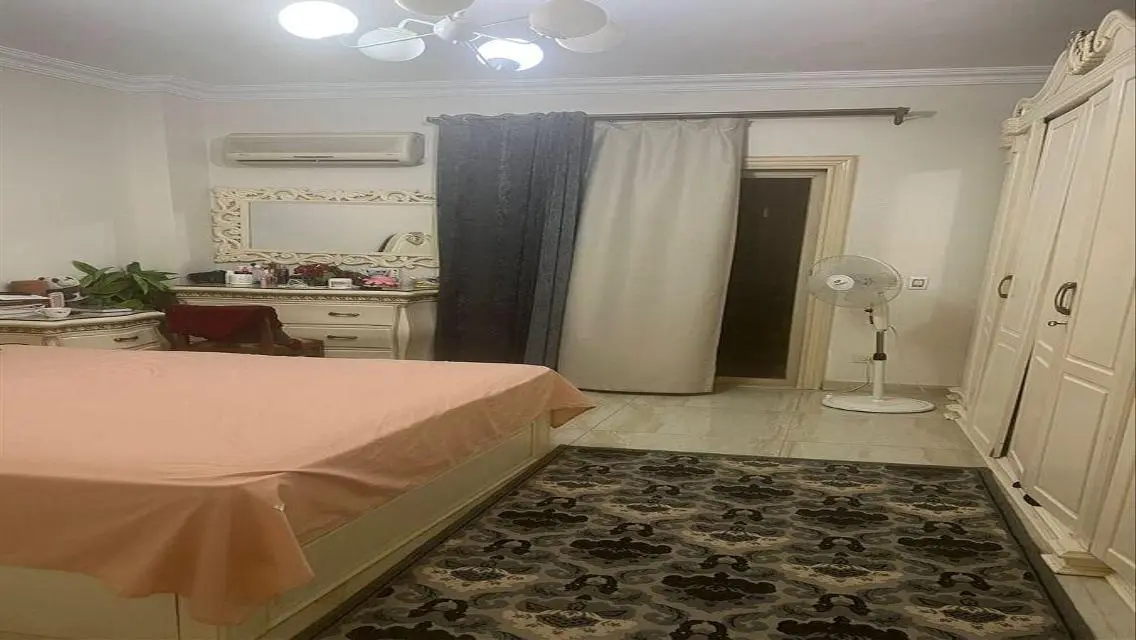 عقار متميز في 190-NC مع إطلالة على البحيرات