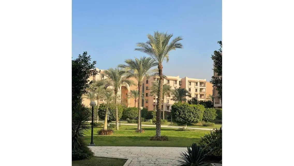 شقة فاخرة للبيع بمساحة واسعة