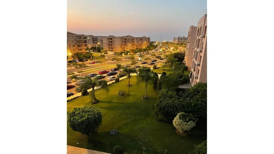 شقة فاخرة للبيع بمساحة واسعة