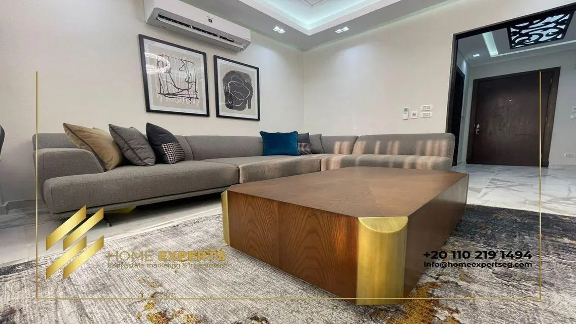 Luxurious Apartment in Olympia Area