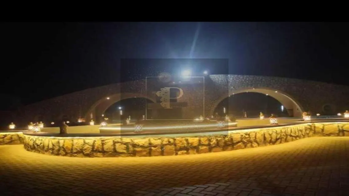 شقة فاخرة للبيع بجوار بحيرات