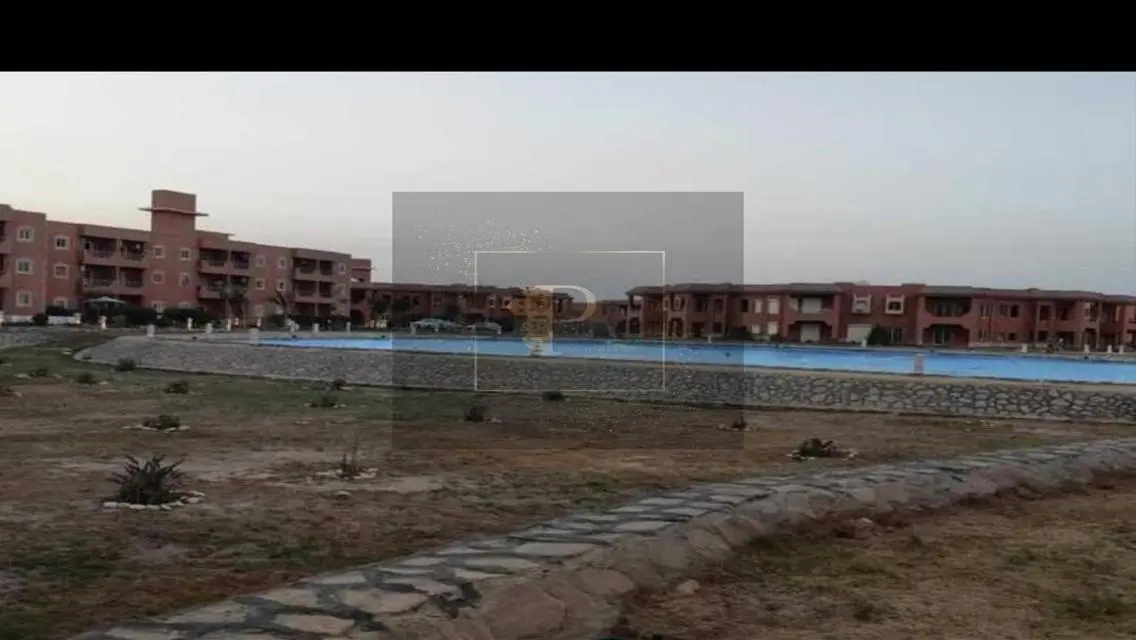 شقة فاخرة للبيع بجوار بحيرات