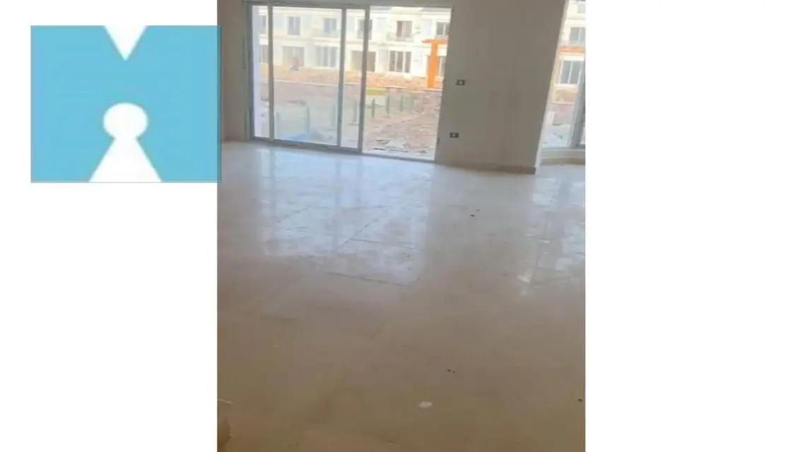 شقة فاخرة للبيع بمساحة واسعة مع حديقة خاصة ومسبح مشترك