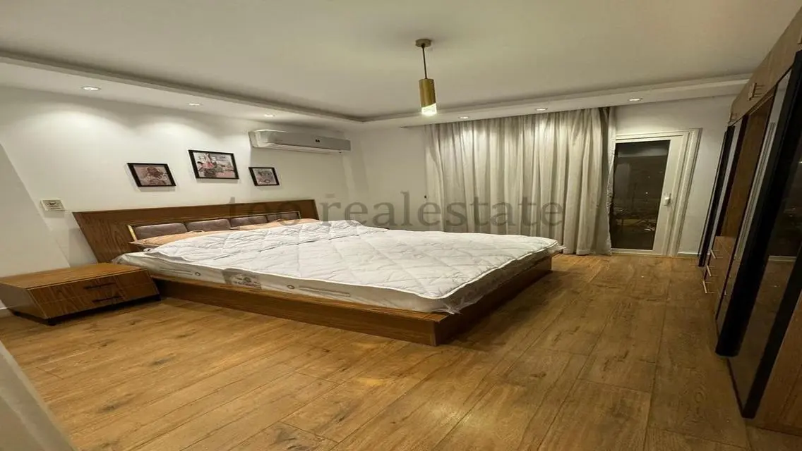 Cozy Apartment with Balcony in the Heart of the City