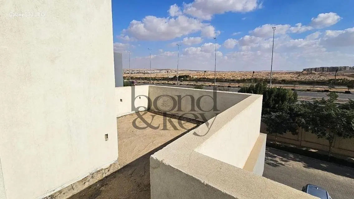 شقة فاخرة للبيع ب280 متر
