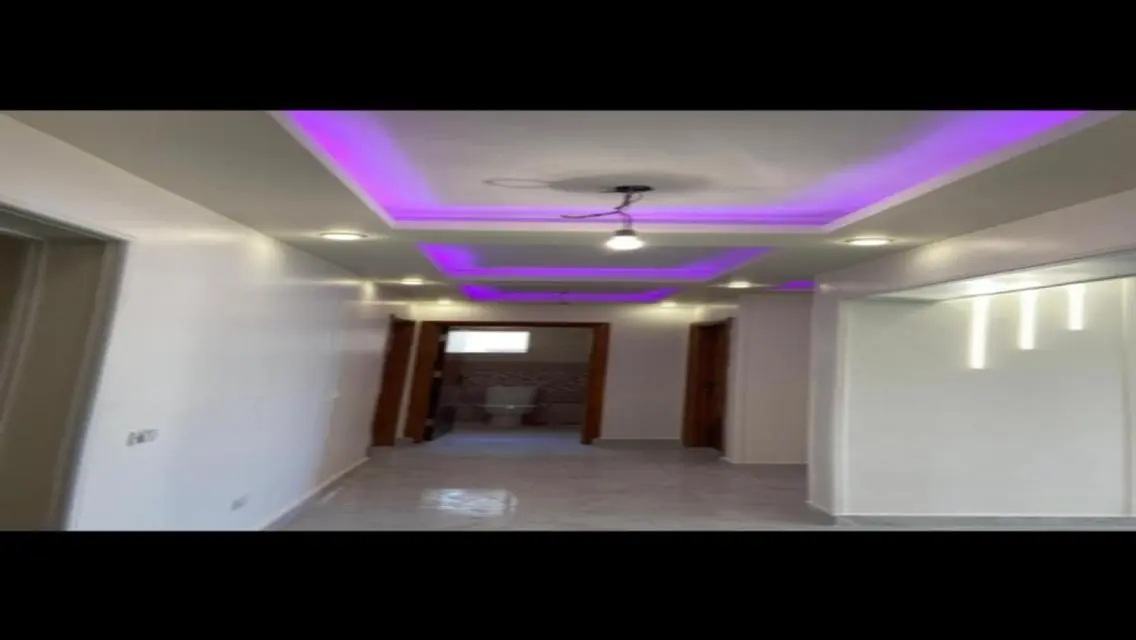 شقة فاخرة بتصميم حديث للإيجار