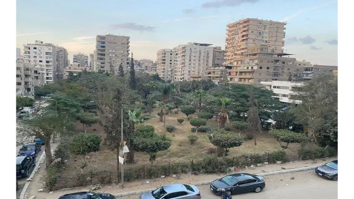 شقة فاخرة مع شرفة وحارس أمن بسعر مميز