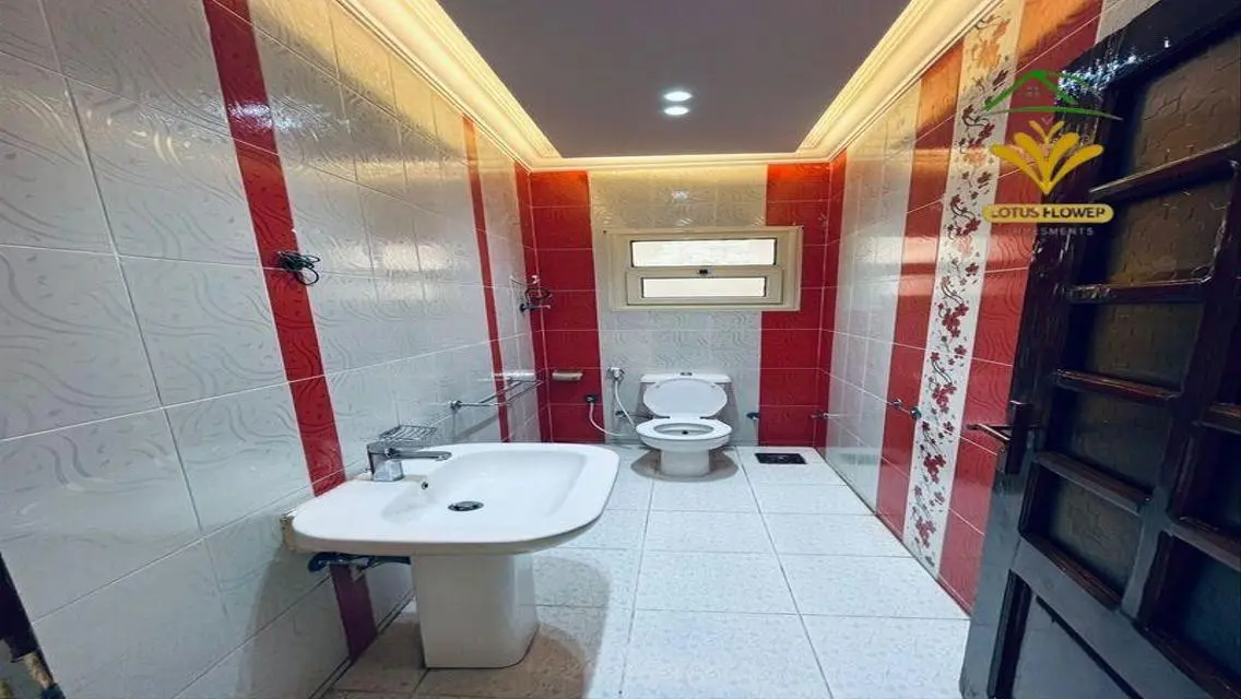 Luxury 250 sqm Apartment for Rent with Security