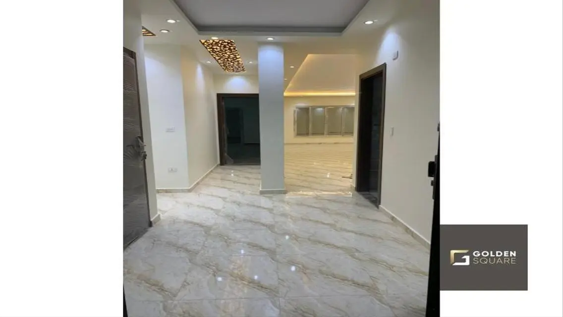 شقة فاخرة للبيع مطلة على البحيرات