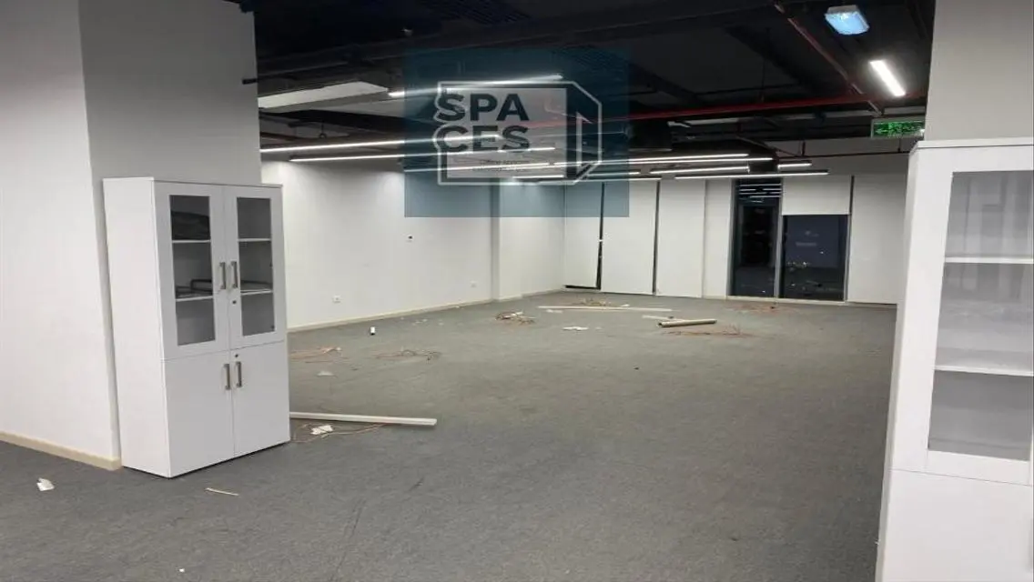 Office for Rent 685 m² at Price 1700