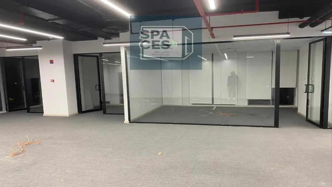 Office for Rent 685 m² at Price 1700
