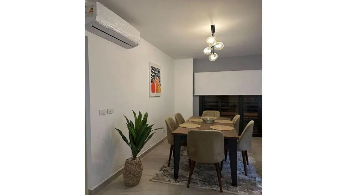Apartment B15 with Central Air Conditioning and Balcony