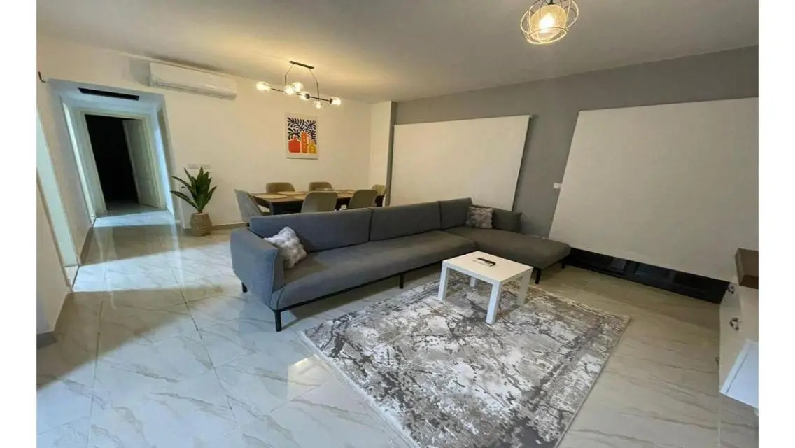 Apartment B15 with Central Air Conditioning and Balcony