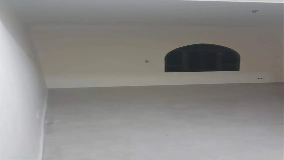 شقة فاخرة بمساحة كبيرة مع شرفة وحديقة خاصة
