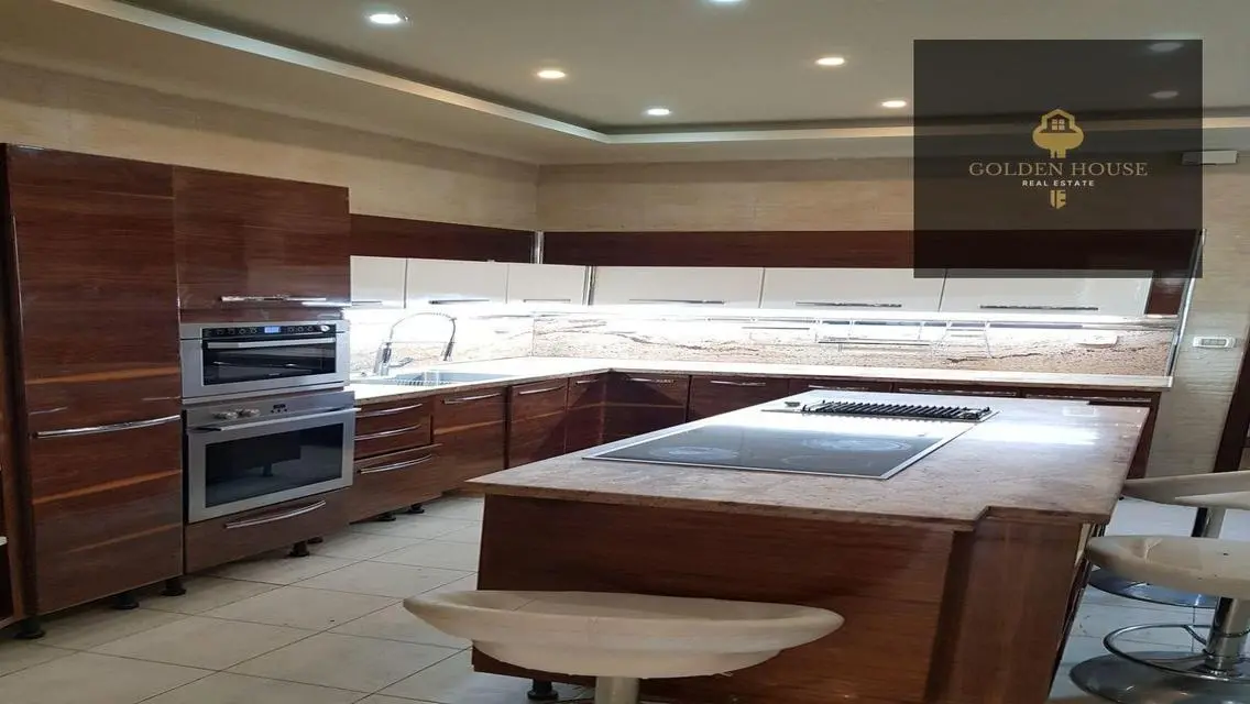 Luxurious Home with Spacious Property in Waterway Area