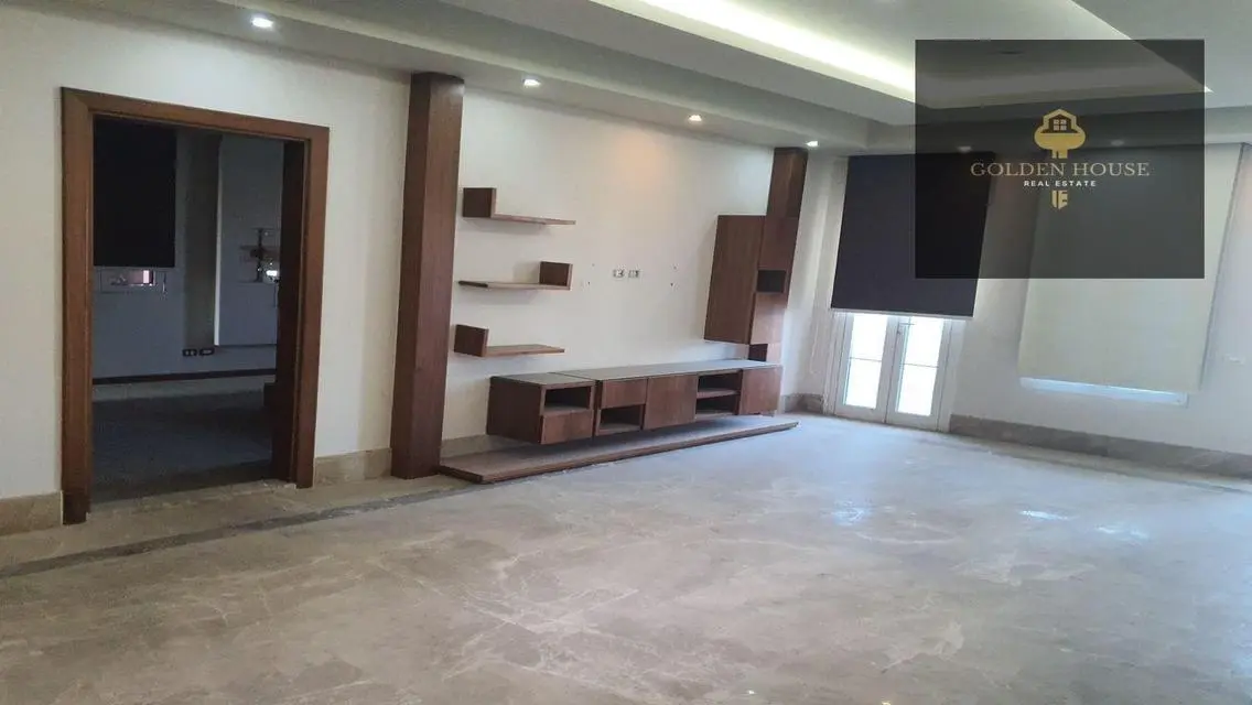 Luxurious Home with Spacious Property in Waterway Area