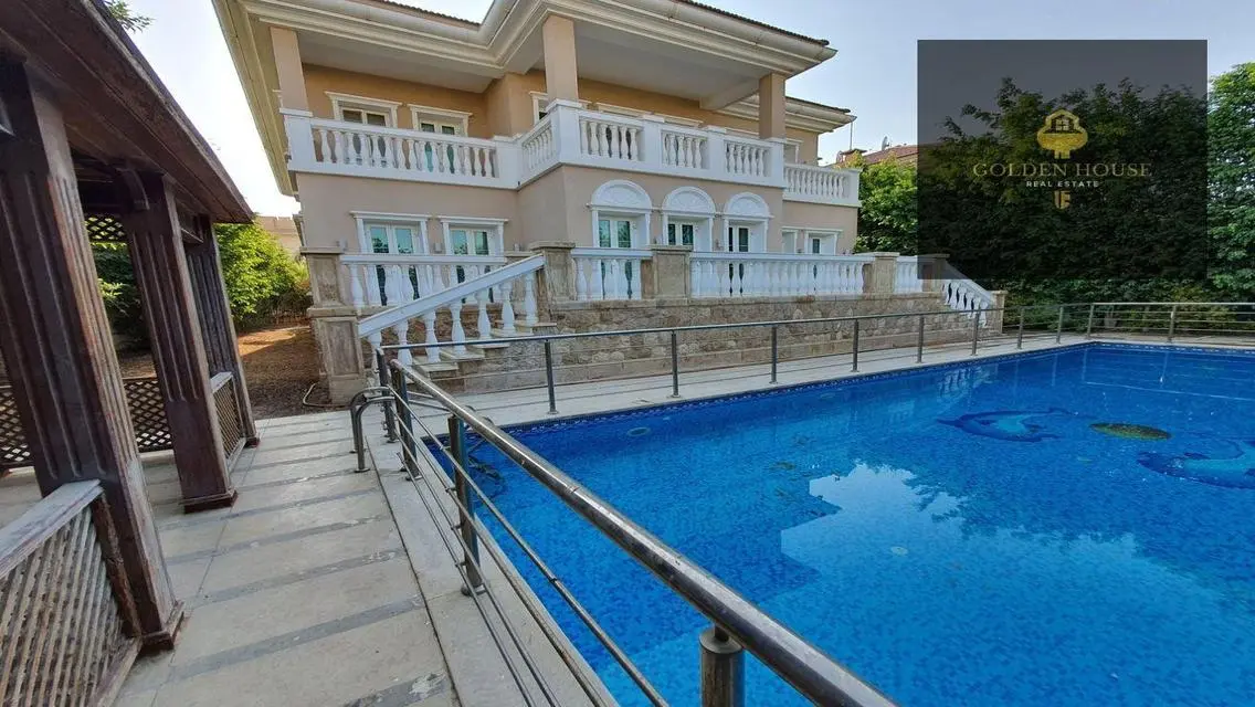 Luxurious Home with Spacious Property in Waterway Area