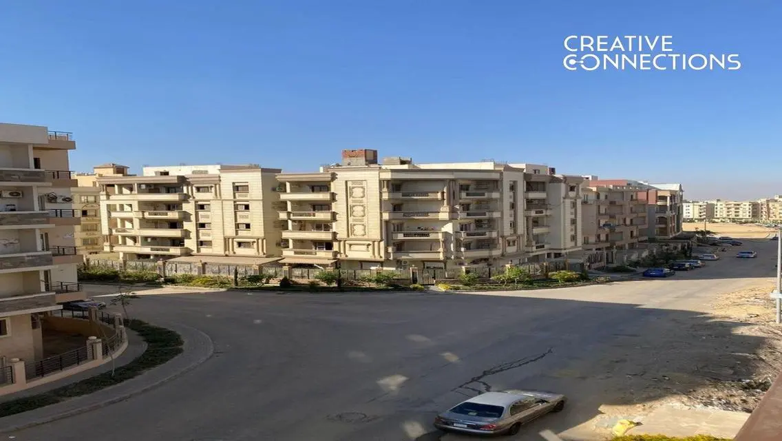 شقة فاخرة للبيع بمساحة واسعة