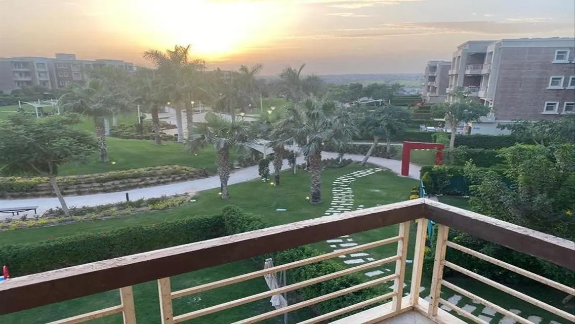 شقة فاخرة مكونة من غرفتي نوم بمساحة 140 متر