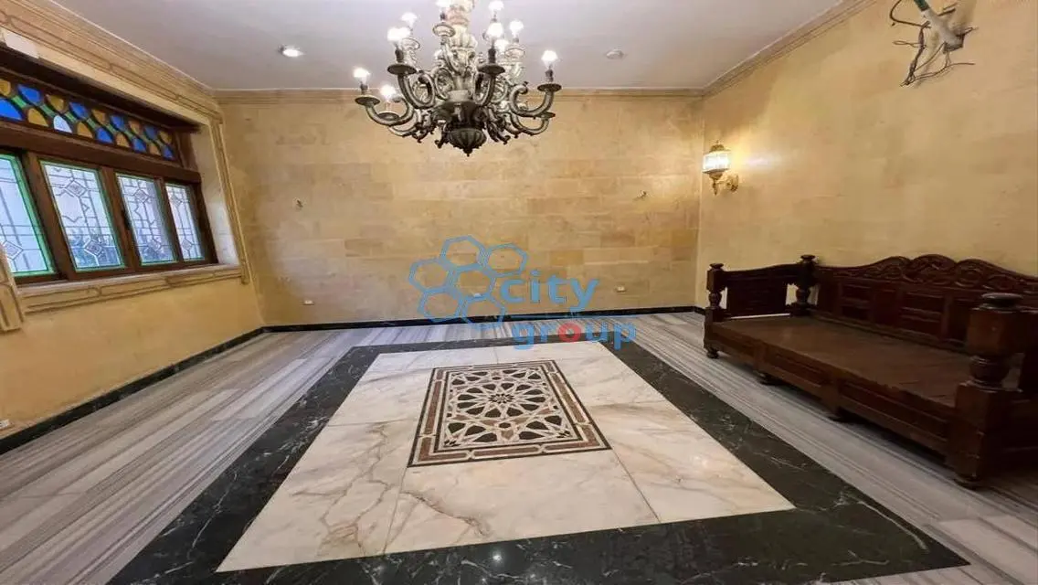 شقة استثمارية مميزة ب700 متر