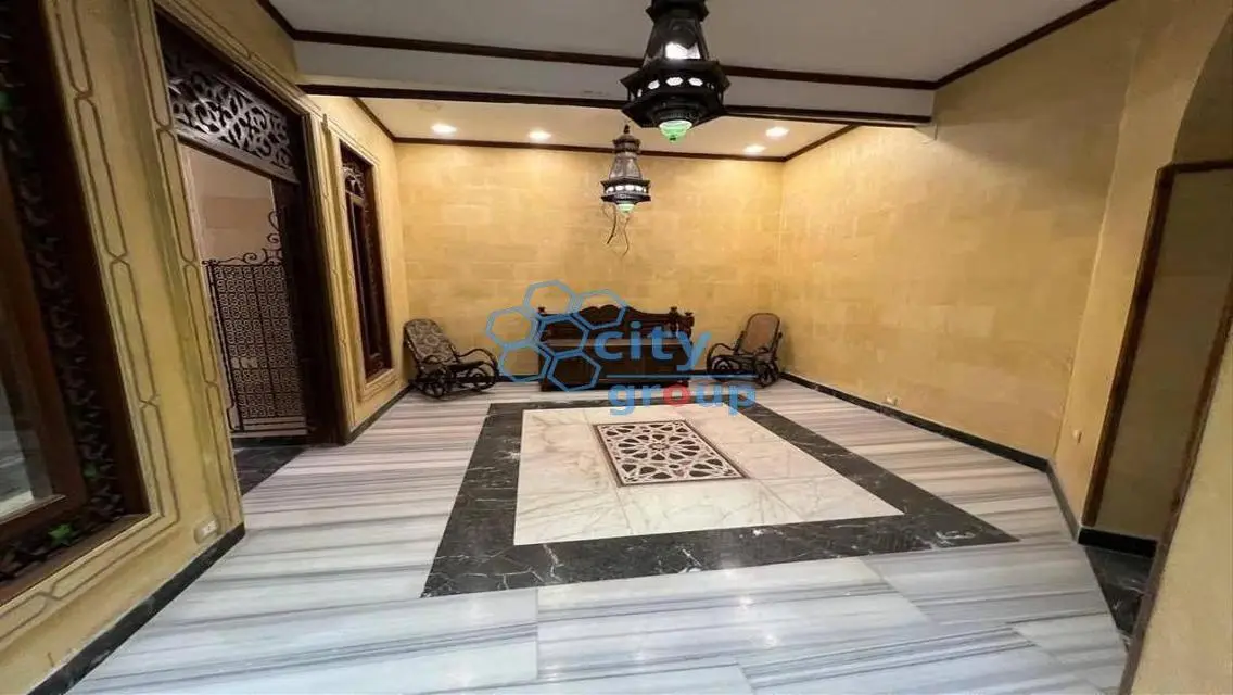 شقة استثمارية مميزة ب700 متر