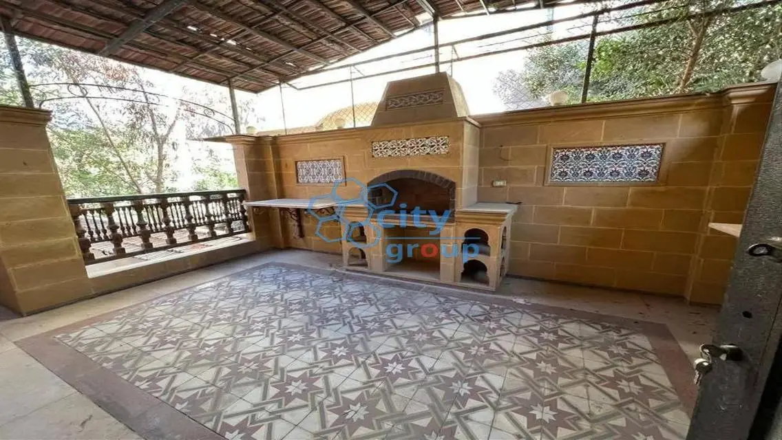 شقة استثمارية مميزة ب700 متر