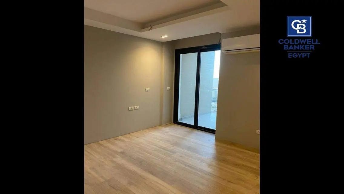 Stunning 3-Bedroom Apartment with Lake Views