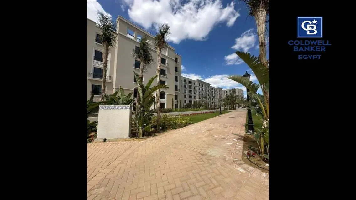 Stunning 3-Bedroom Apartment with Lake Views