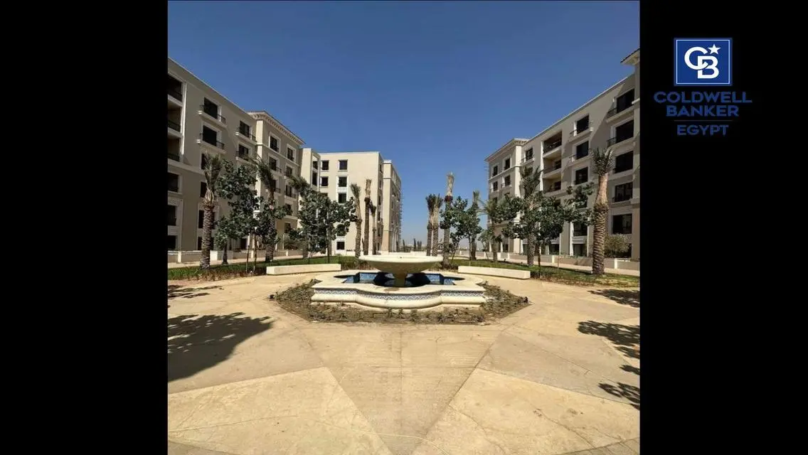 Stunning 3-Bedroom Apartment with Lake Views