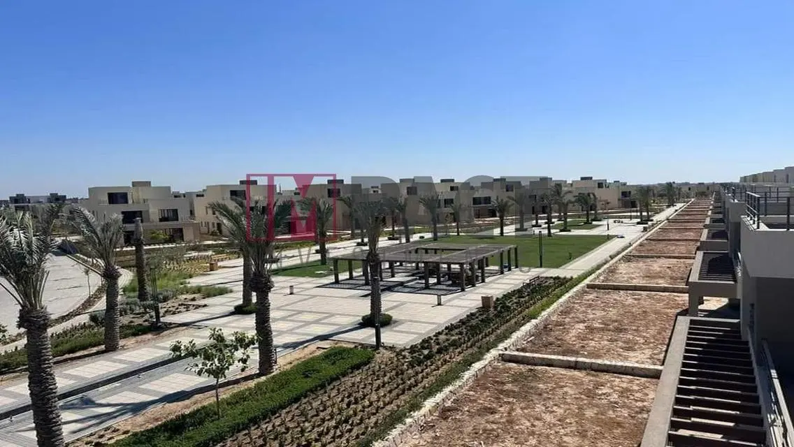 شقة مميزة مع مسبح خاص وحديقة خاصة للبيع