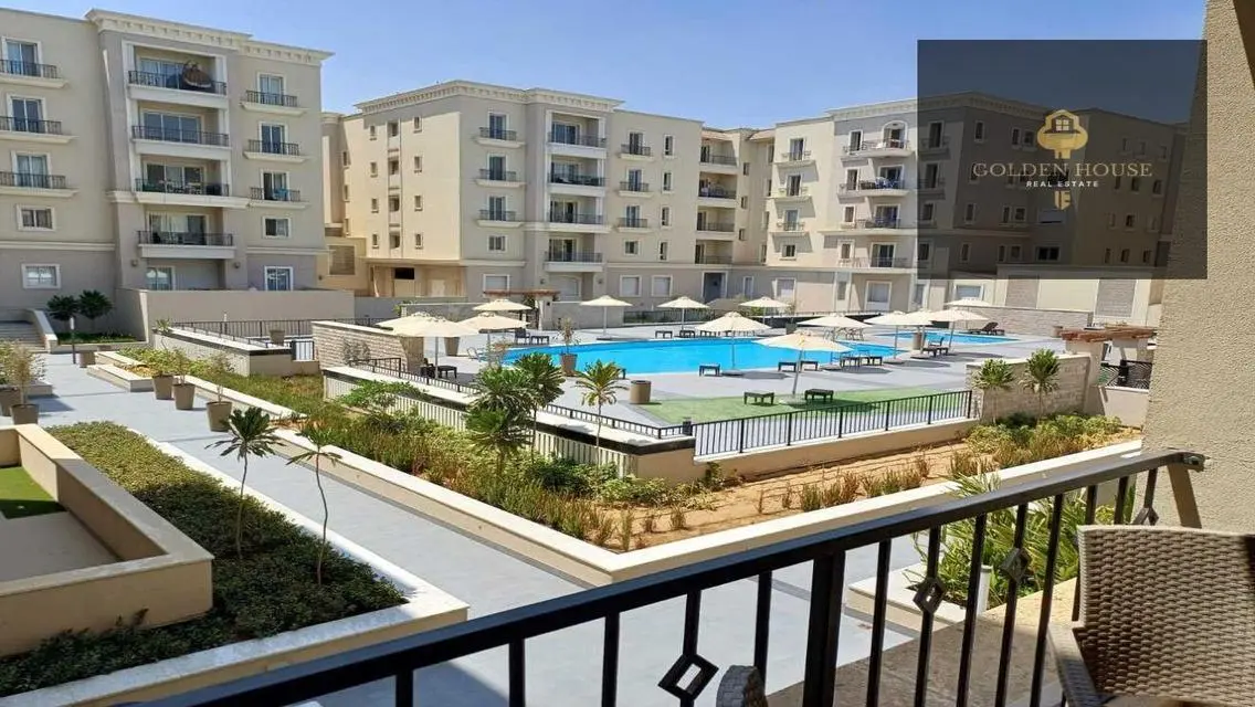 Stunning Lake View Apartment with Luxurious Amenities
