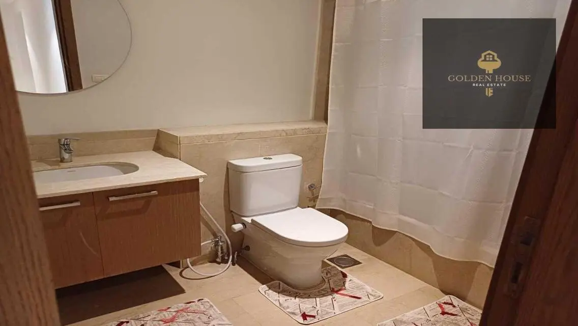 Stunning Lake View Apartment with Luxurious Amenities
