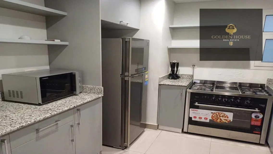 Stunning Lake View Apartment with Luxurious Amenities
