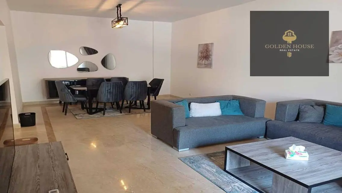 Stunning Lake View Apartment with Luxurious Amenities