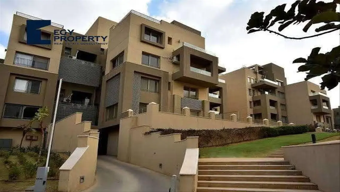 شقة فاخرة للبيع في AUC3