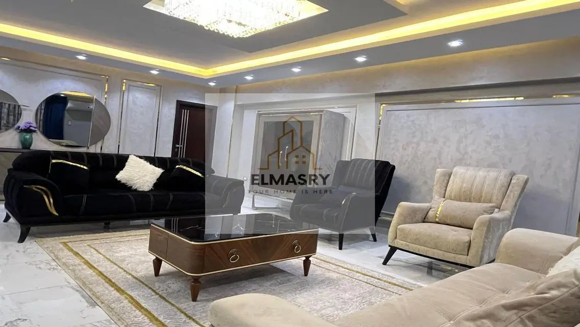 شقة للبيع بمساحة 240 متر بموقع مميز