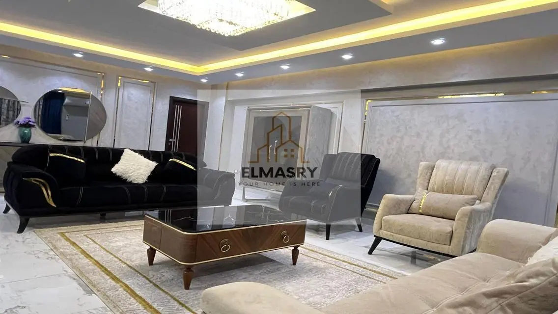 شقة للبيع بمساحة 240 متر بموقع مميز